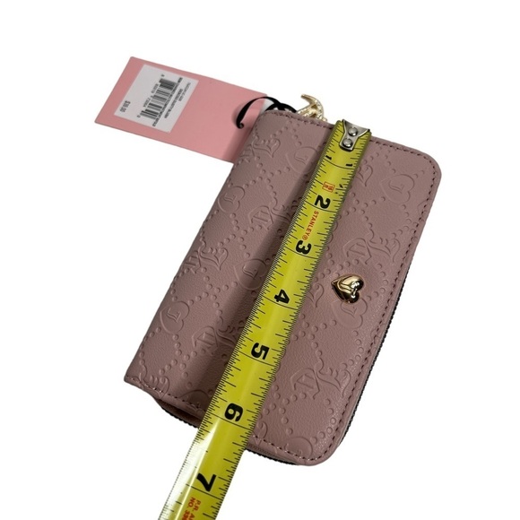 Juicy Couture Deboss Dusty Blush Semi Charmed Multicompartment Bifold Wallet - Picture 10 of 11